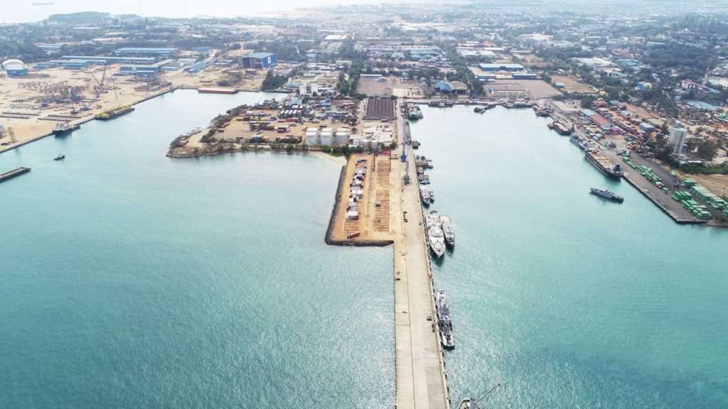 Dermaga-Selatan-Pelabuhan-Barang-Batuampar