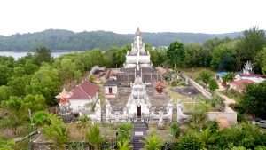 Pura-Agung-Amerta-Bhuana