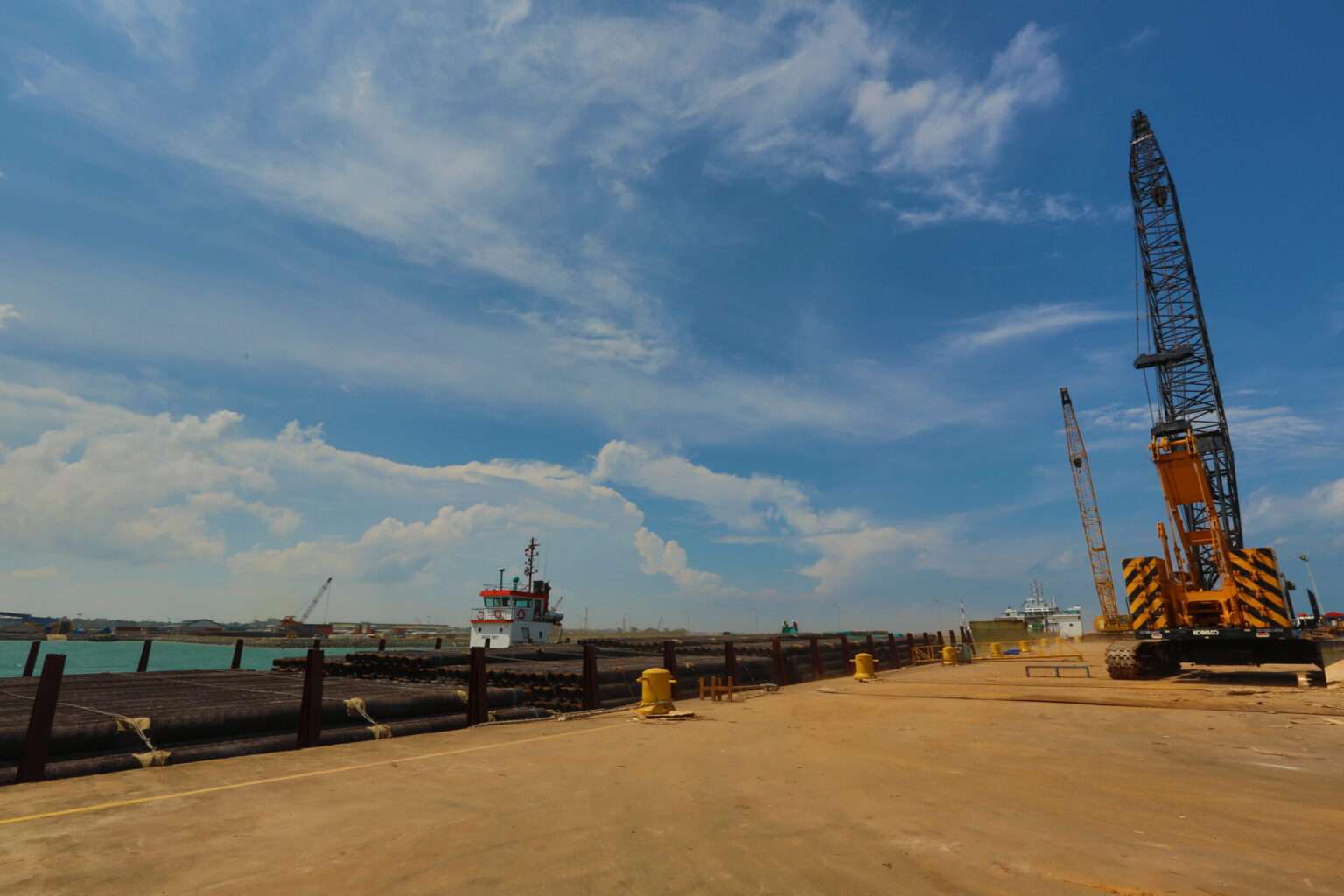 Kegiatan Logistik di Kabil Citra Nusa Cargo Port
