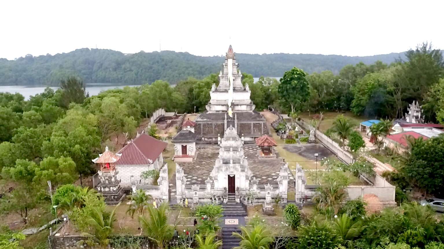 Pura Agung Amerta Bhuana